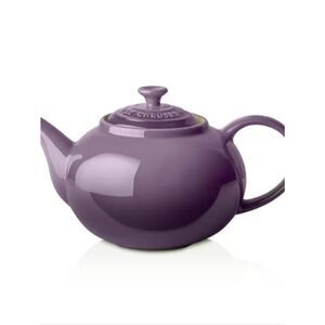 Le Creuset Classic Ceramic  1.3L Teapot- Cassis